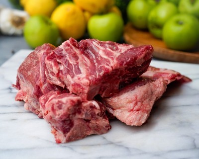 Свинина на кости охлаждённая 1 кг - купить в Лахденкюля